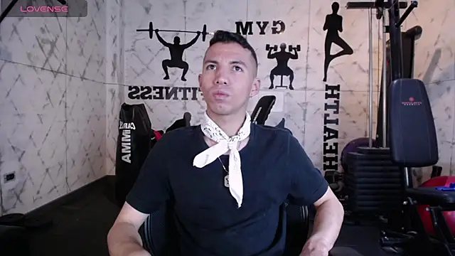 Snapshot of Dylan_ross_ chatting on 04-06-26, 11:33 Dylan ross online show from 04-06-26, 11:33