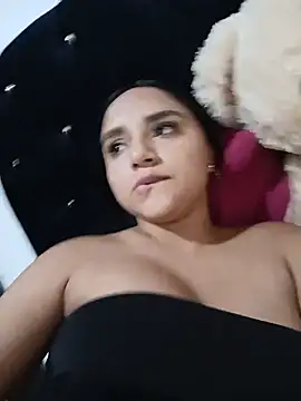 Valentina Narvaez online show from 07-06-26, 07:27