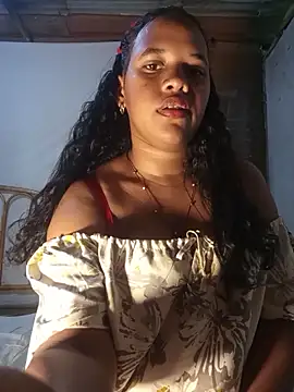 Snapshot of michelle_castillo chatting on 04-21-26, 03:35 michelle castillo online show from 04-21-26, 03:35