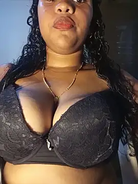 Snapshot of michelle_castillo chatting on 04-27-26, 03:37 michelle castillo online show from 04-27-26, 03:37