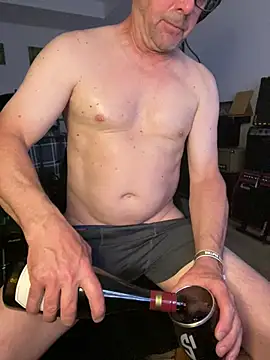 GeetarLuvver online show from 05-17-26, 02:53