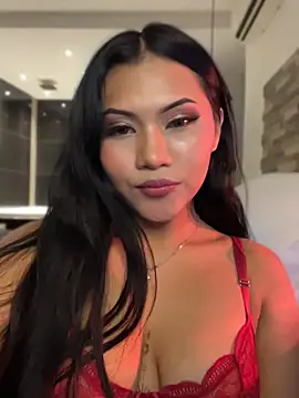 EliseBelmort online show from 04-11-26, 04:06