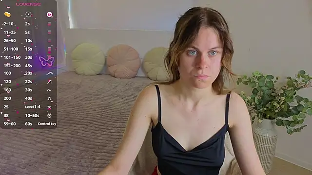 Snapshot of Nikkyy_reed chatting on 06-23-26, 05:49 Nikkyy reed online show from 06-23-26, 05:49