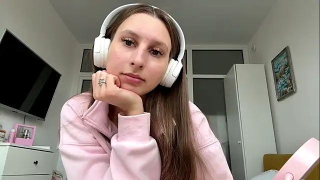 Snapshot of LynetteMerino chatting on 04-08-26, 11:32 LynetteMerino online show from 04-08-26, 11:32