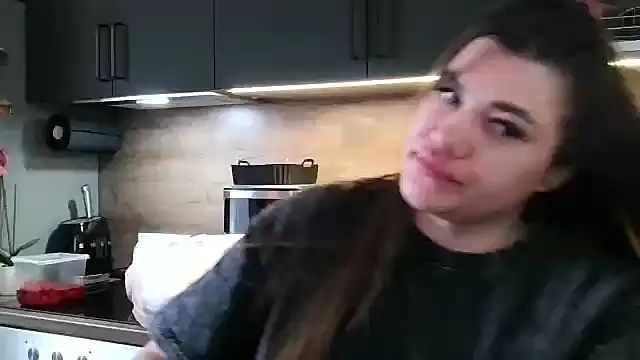 Snapshot of miss_preggie chatting on 04-09-26, 01:27 miss preggie online show from 04-09-26, 01:27