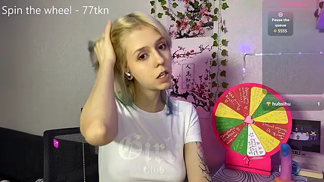 Snapshot of LunaBless chatting on 05-21-26, 10:06 LunaBless online show from 05-21-26, 10:06