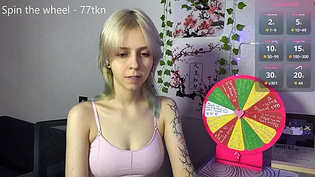 Snapshot of LunaBless chatting on 05-29-26, 04:05 LunaBless online show from 05-29-26, 04:05