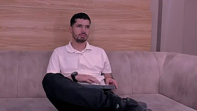 Mateew   online show from 04-08-26, 01:22