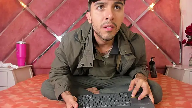 RodrigoColby2 online show from 05-08-26, 03:39