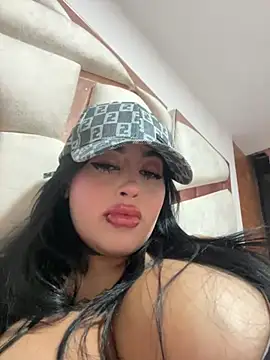Milk lee7 online show from 07-17-26, 03:57
