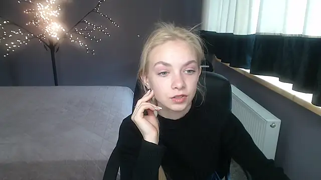 SonnySofia online show from 04-22-26, 05:32
