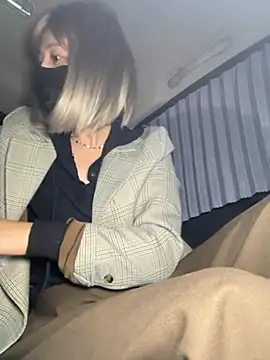 Snapshot of Eve-DQ chatting on 04-13-26, 11:48 Eve-DQ online show from 04-13-26, 11:48