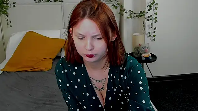 Snapshot of Charlotte_Stee chatting on 06-02-26, 02:02 Charlotte Stee online show from 06-02-26, 02:02
