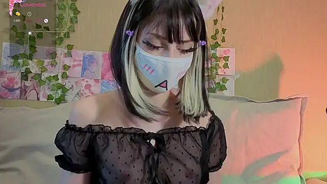 LunaNyanmi online show from 06-07-26, 01:59