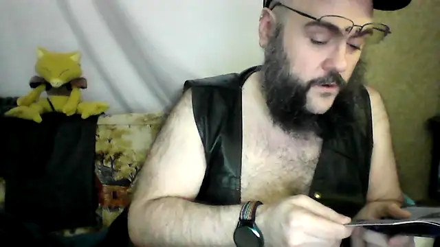 Snapshot of BriTheTopBear chatting on 05-14-26, 09:54 BriTheTopBear online show from 05-14-26, 09:54