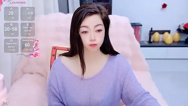 Snapshot of Millin-Mi chatting on 04-20-26, 12:13 Millin-Mi online show from 04-20-26, 12:13