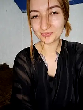 Snapshot of LeonaFox chatting on 05-20-26, 03:18 LeonaFox online show from 05-20-26, 03:18