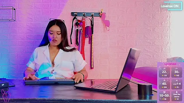 Bdsm Kiara online show from 04-08-26, 01:55