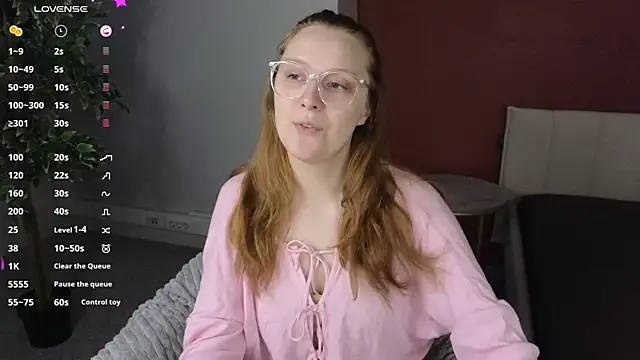 Snapshot of JessieWayy chatting on 05-15-26, 01:12 JessieWayy online show from 05-15-26, 01:12