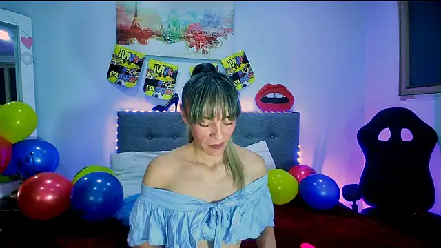 Snapshot of Lorena_sweet33 chatting on 06-18-26, 01:48 Lorena sweet33 online show from 06-18-26, 01:48