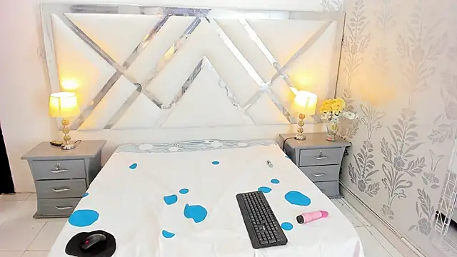 scarlettecortes online show from 04-10-26, 02:33