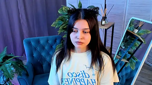 MarianneAuvil online show from 04-10-26, 04:39