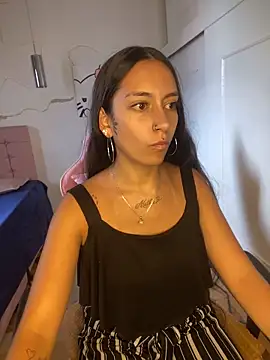 DulceLatinaxo online show from 06-01-26, 08:43