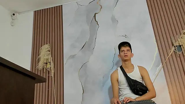 Ethanhot os online show from 04-13-26, 07:19