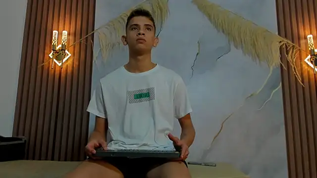 Ethanhot os online show from 04-28-26, 06:57