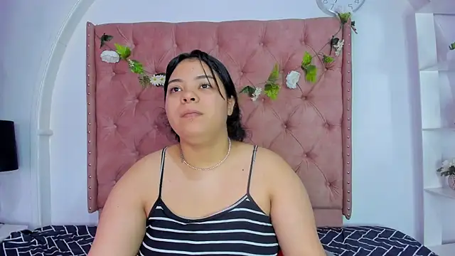 Snapshot of ROSELEI_ chatting on 06-03-26, 12:19 ROSELEI online show from 06-03-26, 12:19