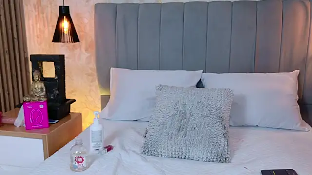 VegaSara online show from 04-28-26, 02:27