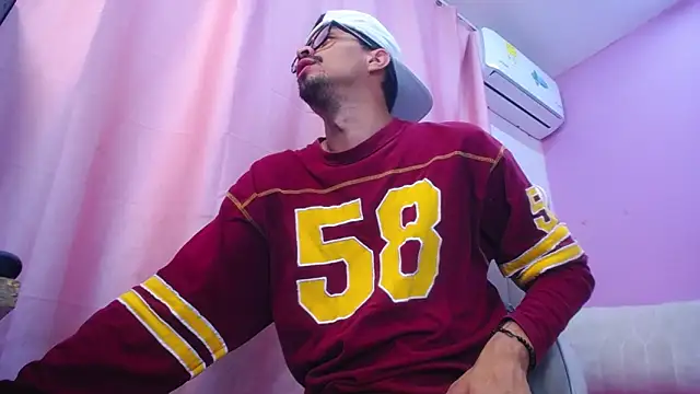 Snapshot of Amir_guy_ chatting on 04-09-26, 02:11 Amir guy online show from 04-09-26, 02:11