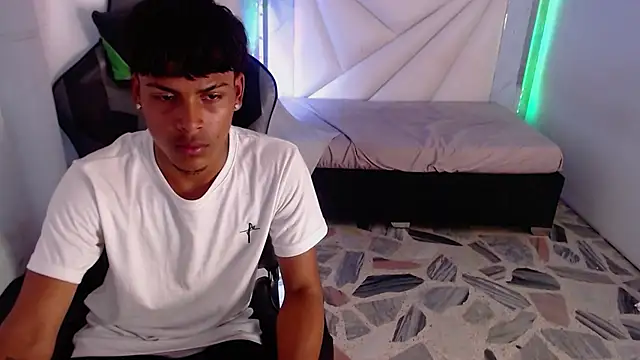 Angel foxc  online show from 04-07-26, 10:20