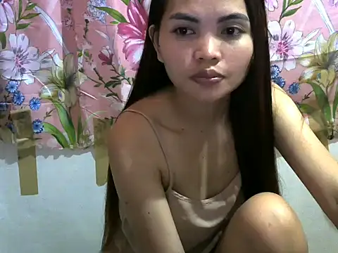 petitegirl123 online show from 04-07-26, 01:11