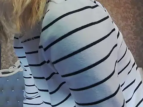 Ivy Quin online show from 04-22-26, 04:26