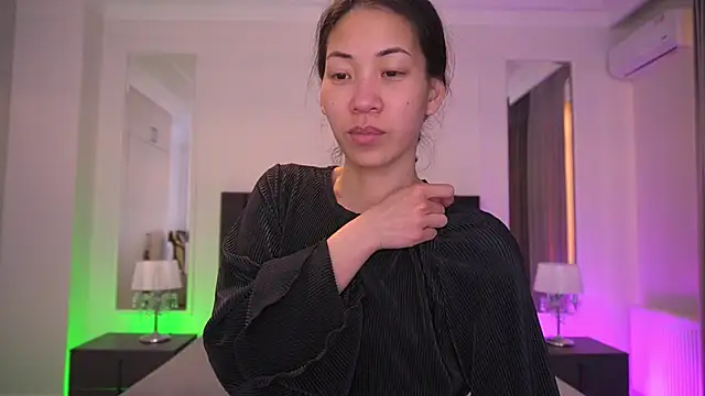 YunaYum online show from 04-28-26, 03:11