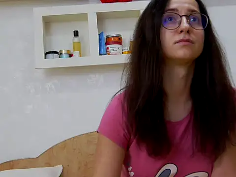 Snapshot of KarolDolly05 chatting on 04-11-26, 02:54 KarolDolly05 online show from 04-11-26, 02:54