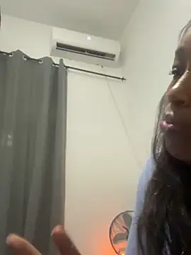 Snapshot of browniee777 chatting on 06-24-26, 11:37 browniee777 online show from 06-24-26, 11:37