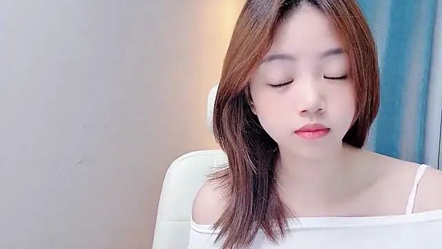 Lilababy00 online show from 07-10-26, 04:28