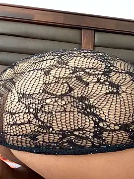 bombona25 online show from 04-28-26, 02:55