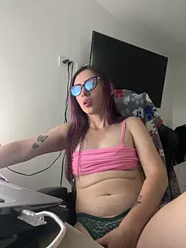 Snapshot of BellaTxM_ chatting on 05-17-26, 02:20 BellaTxM online show from 05-17-26, 02:20