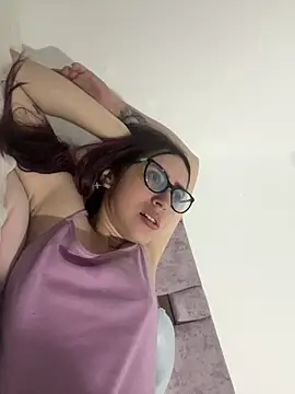 Snapshot of BellaTxM_ chatting on 05-18-26, 04:29 BellaTxM online show from 05-18-26, 04:29