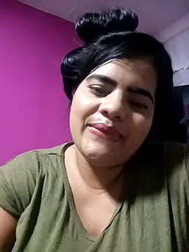 Sofia Moon01 online show from 04-28-26, 03:00