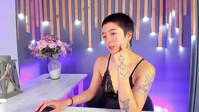 Atheena   online show from 04-21-26, 01:06