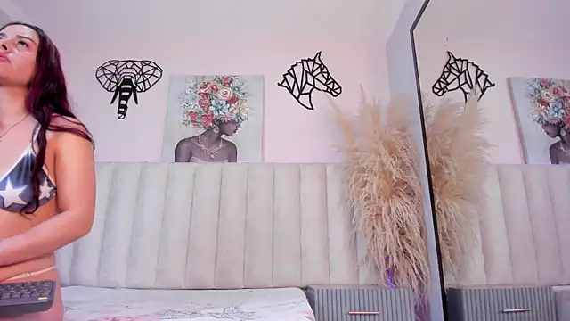 Anniee collins  online show from 04-15-26, 12:12