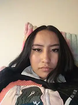 Snapshot of Aveline_Velvet chatting on 06-17-26, 05:58 Aveline Velvet online show from 06-17-26, 05:58