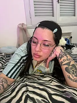 Snapshot of cherryxxox chatting on 06-23-26, 01:58 cherryxxox online show from 06-23-26, 01:58