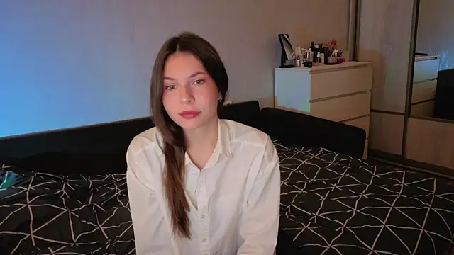 Snapshot of Wanna_see_uFII chatting on 05-19-26, 04:35 Wanna see uFII online show from 05-19-26, 04:35