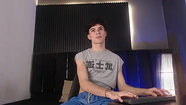 Logan Steel online show from 06-19-26, 05:12