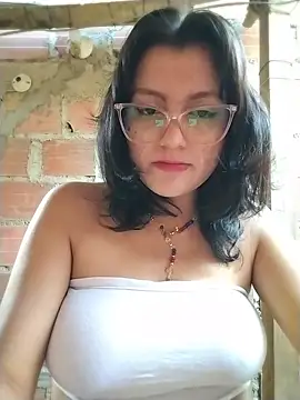 Snapshot of sienna_elara chatting on 06-27-26, 11:04 sienna elara online show from 06-27-26, 11:04